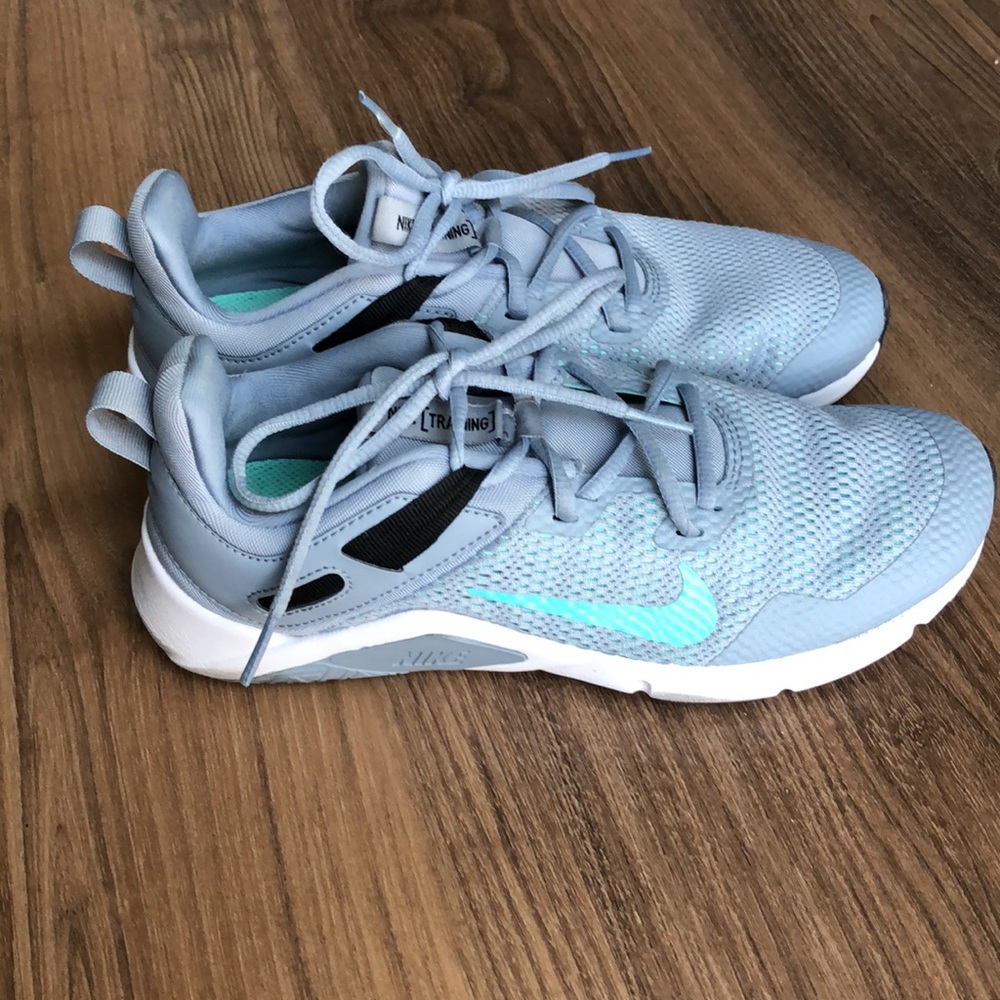 Nike Legend Essential Womens Training Shoe, Size 7.5